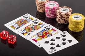 Studio live dealer nenekslot Macau Pools dengan multi-kamera HD